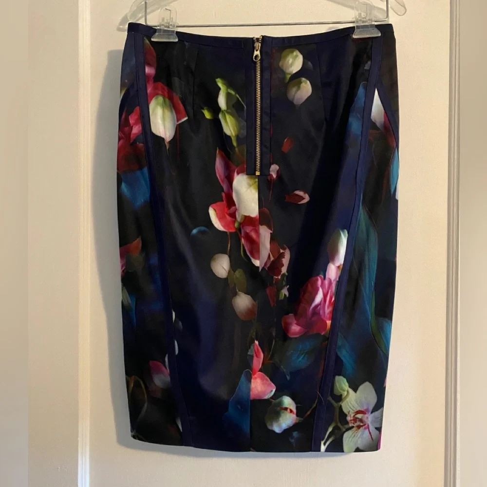 Ted Baker Grettia Double Slit Floral Pencil Skirt Navy Size 1 S